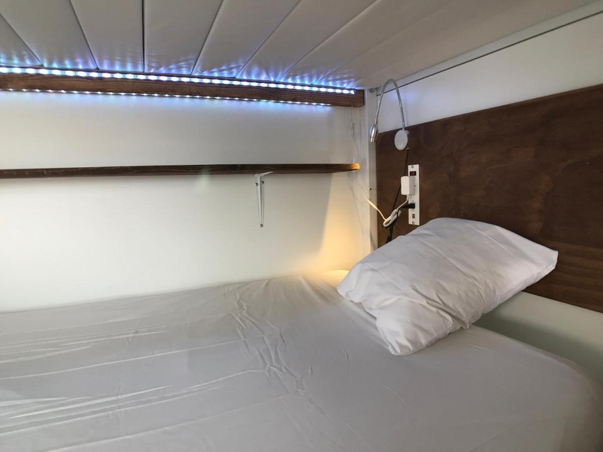Single Bed in Mixed Dormitory Room