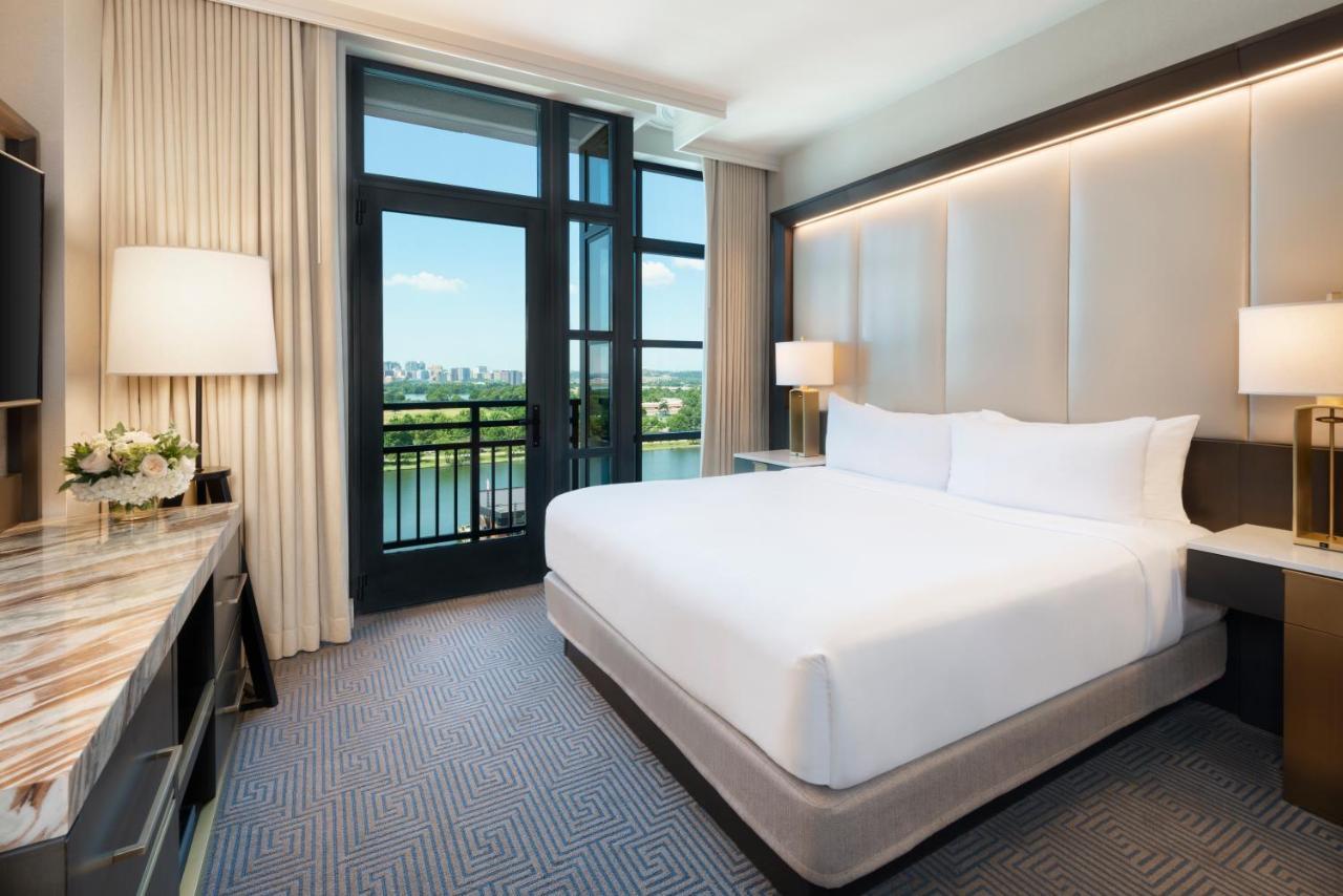 Junior Suite mit Kingsize-Bett, Flussblick und französischem Balkon