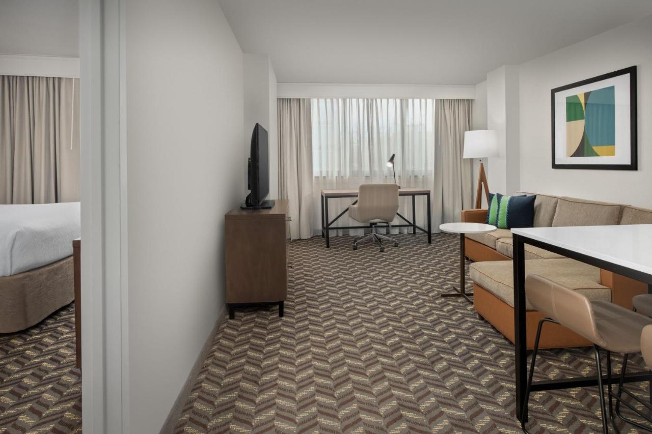 Suite avec 2 Lits Queen-Size et Canapé-Lit