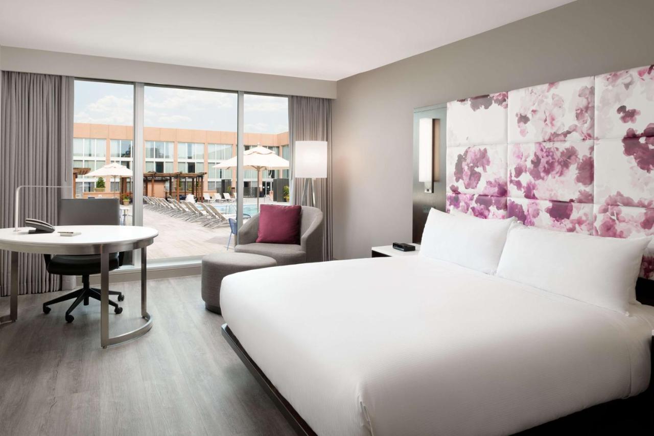 Deluxe King Room with Pool View,1548820777:JPEG