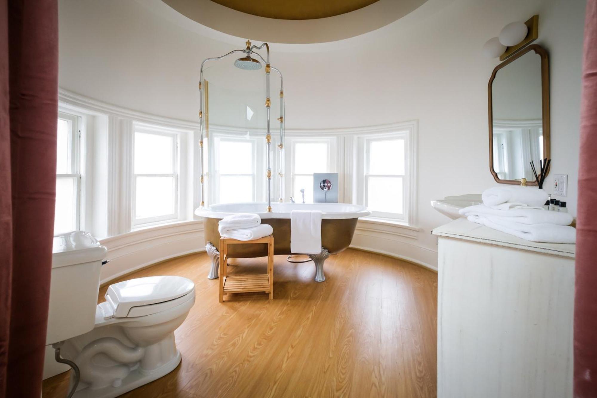 King Room,1543505971:JPEG