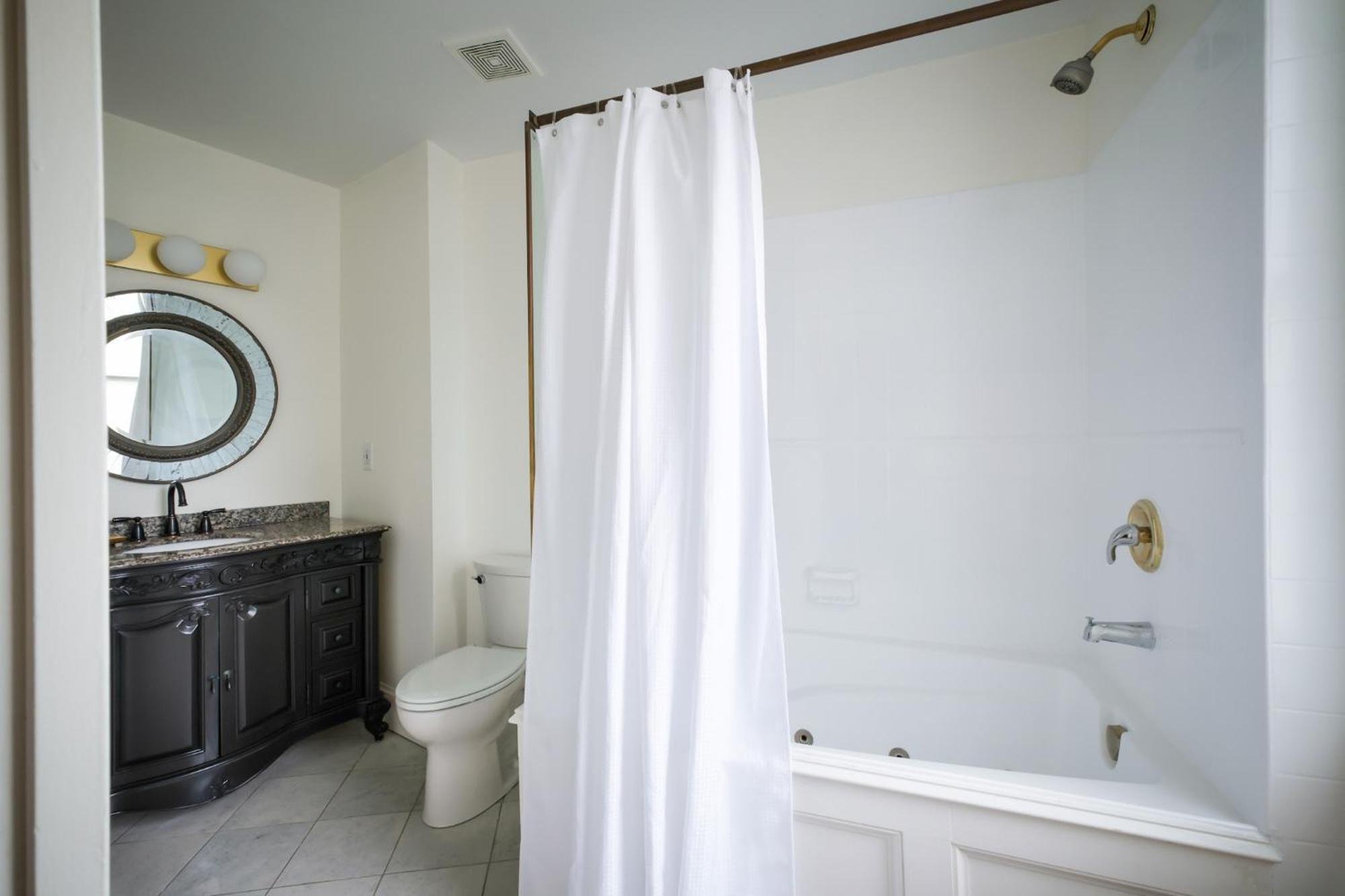 King Suite,1543507033:JPEG