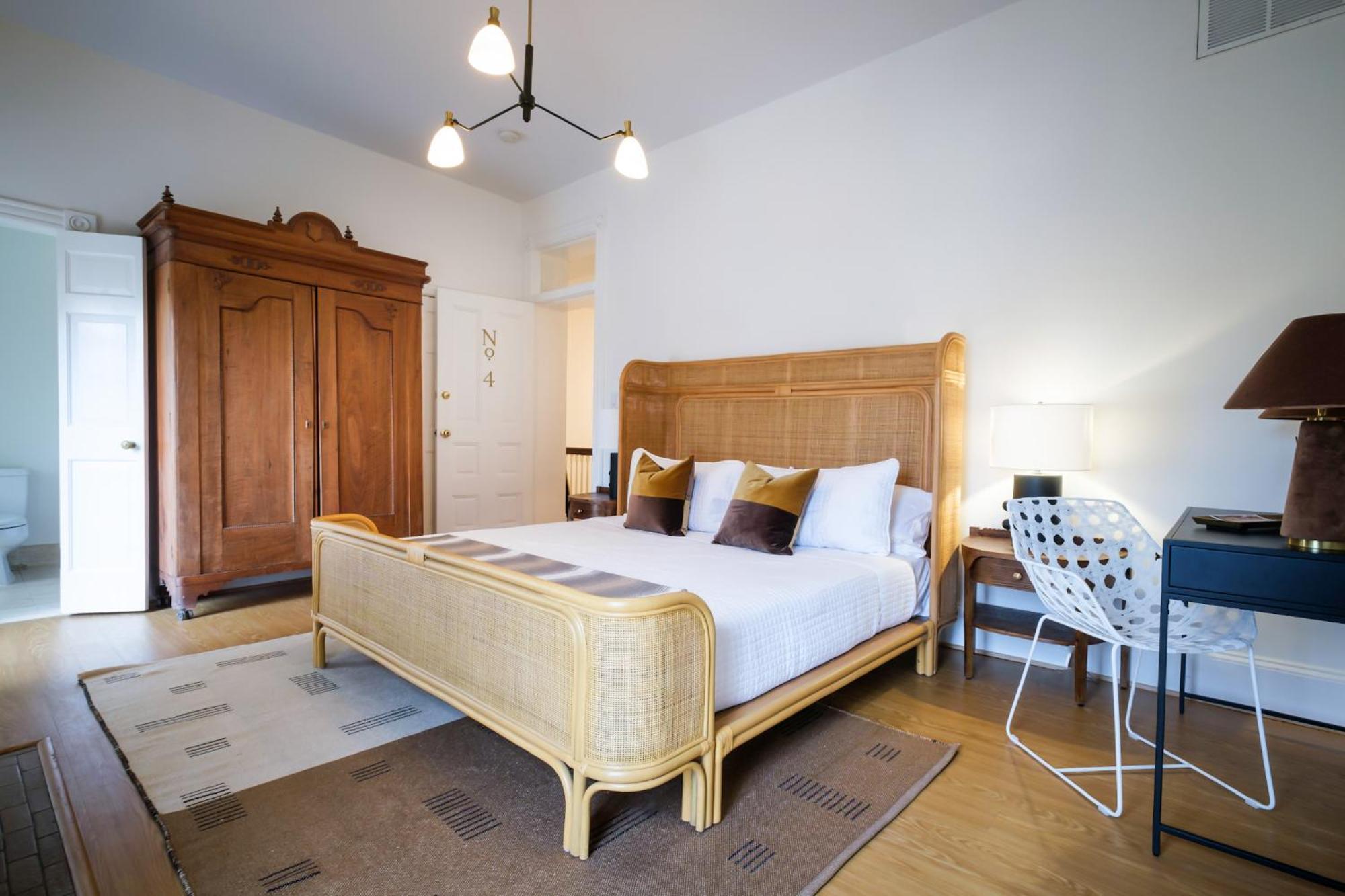 King Room with Balcony,1543507567:JPEG