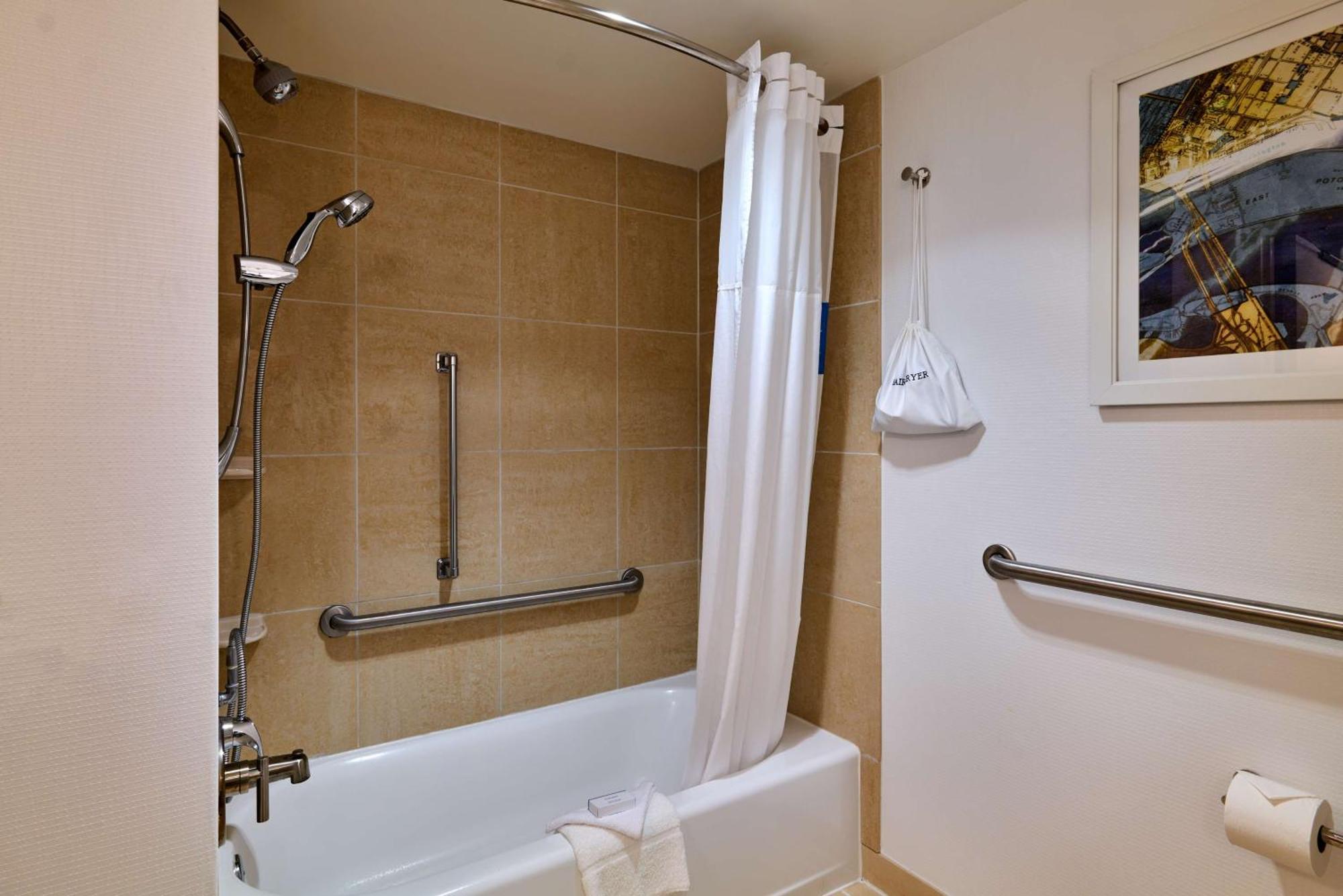 King Room with Accessible Tub - Mobility and Hearing Access/Non-Smoking,1552156105:JPEG