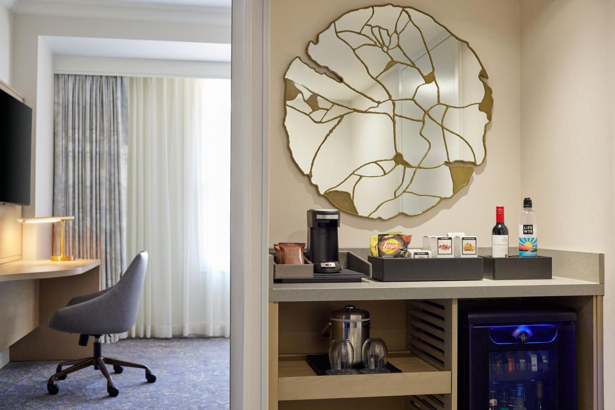 Traditional, Guest room, 1 King,1552765003:JPEG