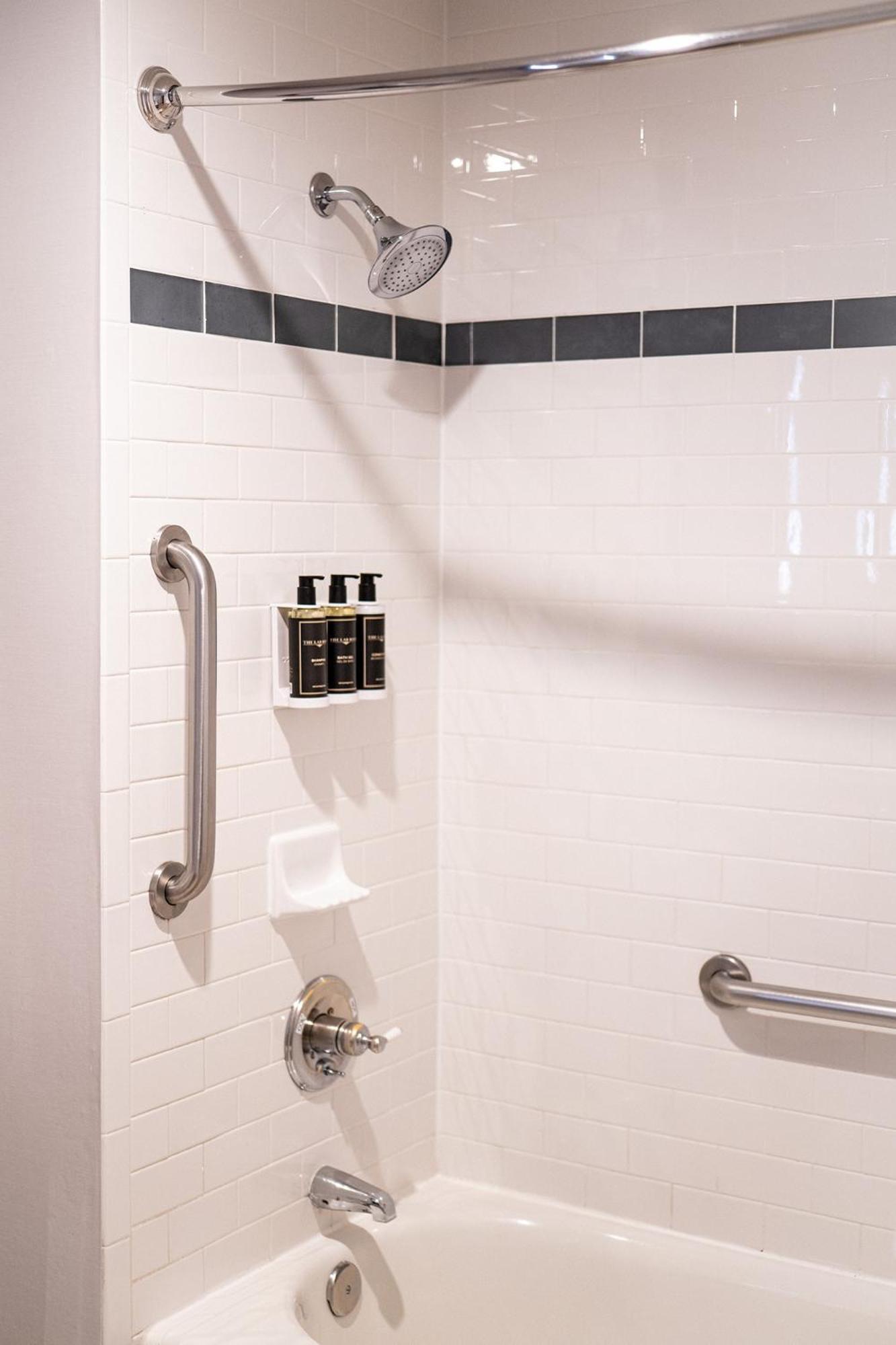 Executive King Suite,1706780434:JPEG