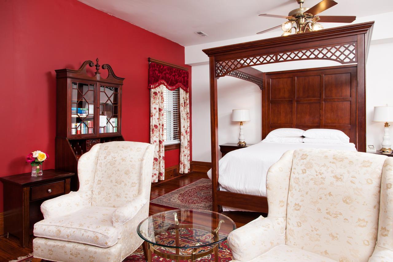 Queen Room 403,742868884:JPEG