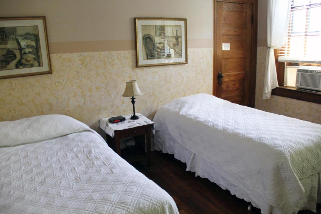Deluxe Doppelzimmer mit Gemeinschaftsbad