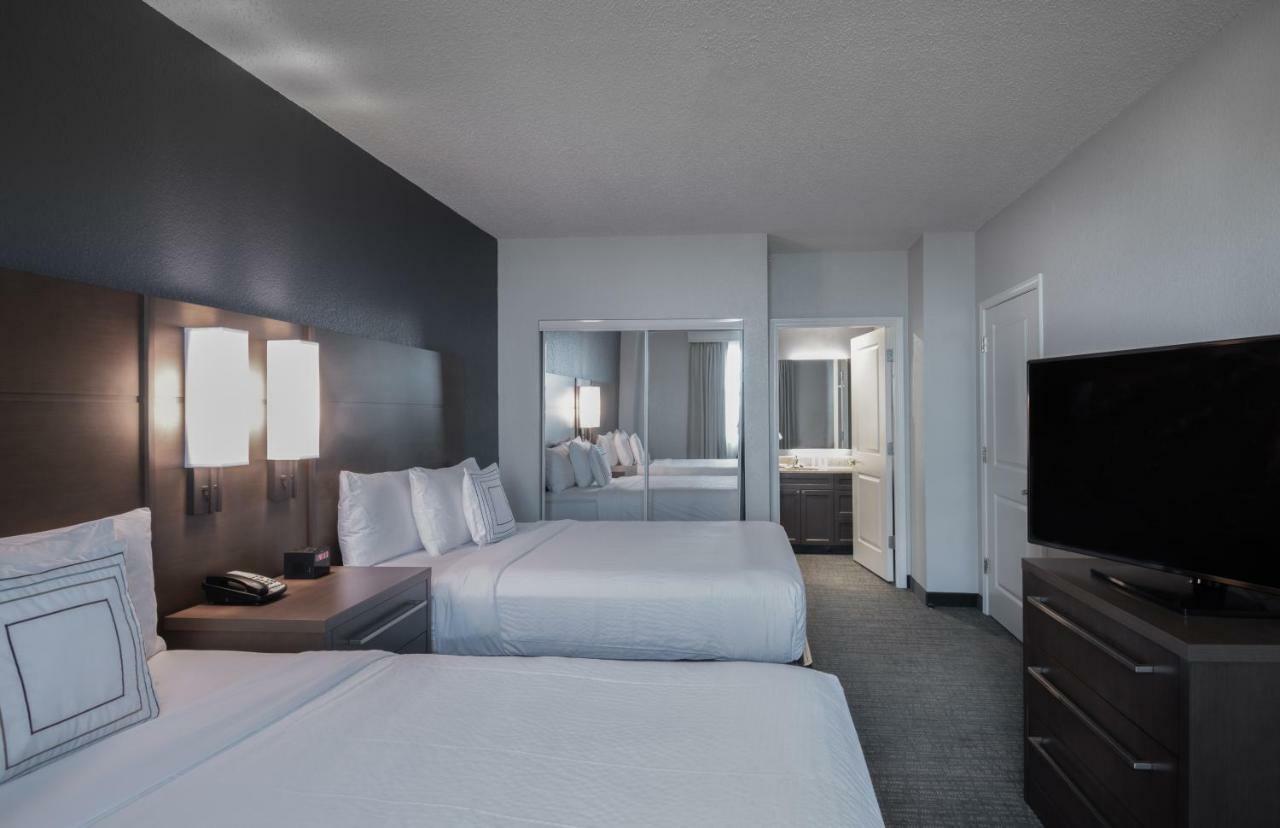 Suite con 2 Camere da Letto e 1 Divano-letto