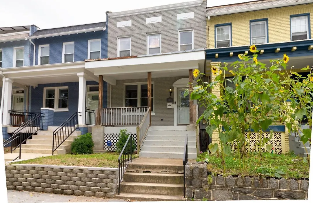 The Gray House By Gallaudet 4 Bedroom 3 Ba-1