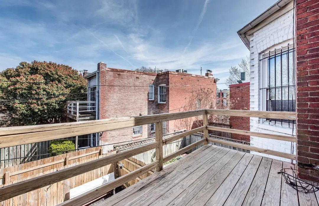 Ch2 Ch3 Fully Furnished Spacious Oasis Dog-Friendly 2Br Capitol Hill-1
