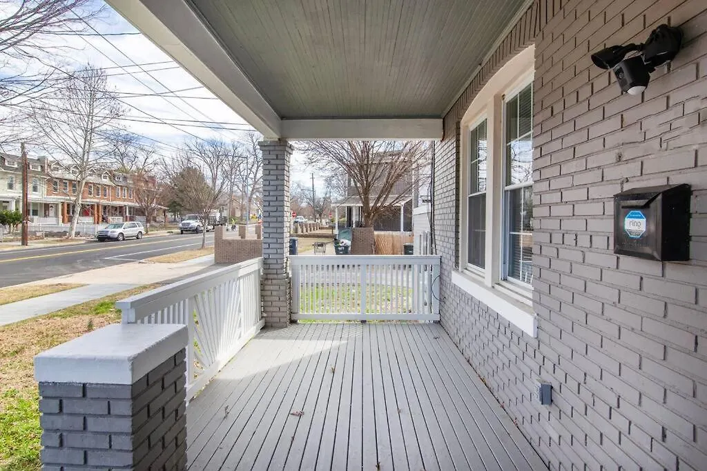 Relaxing, Spacious, Private, Walkable In Petworth!-1