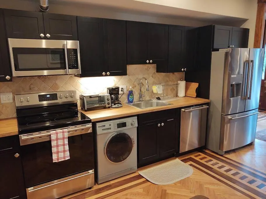 Dupont Circle/Logan Circle 1 Bdrm + Den Sleeps 4 Apartment-1