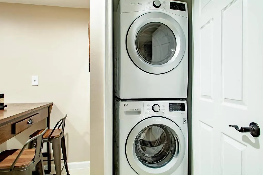 City Dweller'S Ideal Centrally-Located 1-Bedroom-1