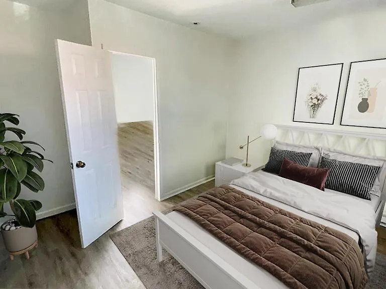 Spacious, Elegant & Cozy ~ Capitol Hill ~ Queen Bed-1
