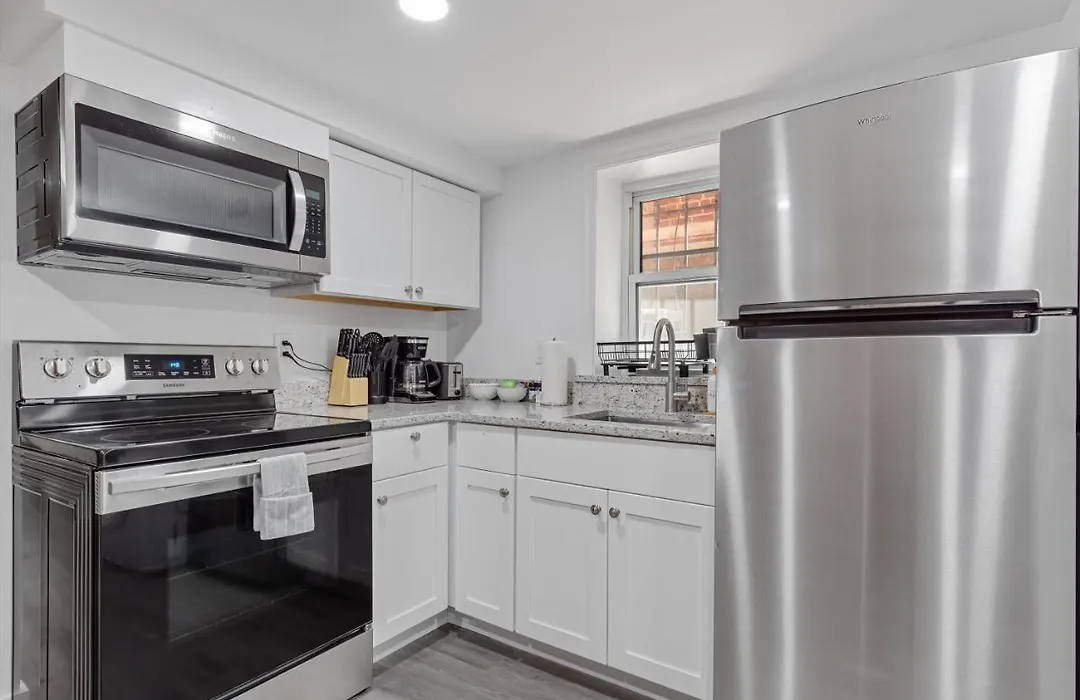 Solace In Central Dc 2-Br Getaway-1