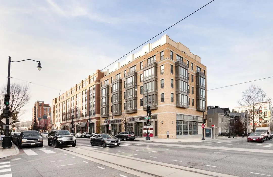H St 1Br W Wd Gym Nr Union Station Wdc-419-1