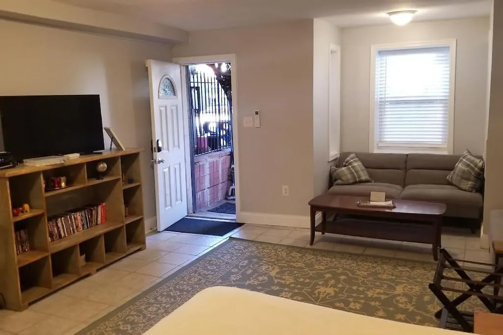 Affordable & Convenient Studio Close To Everything-1