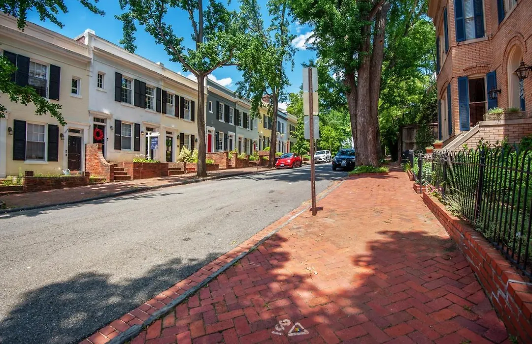 Georgetown 1Br W Storage Space Nr Montrose Park Wdc-88-1