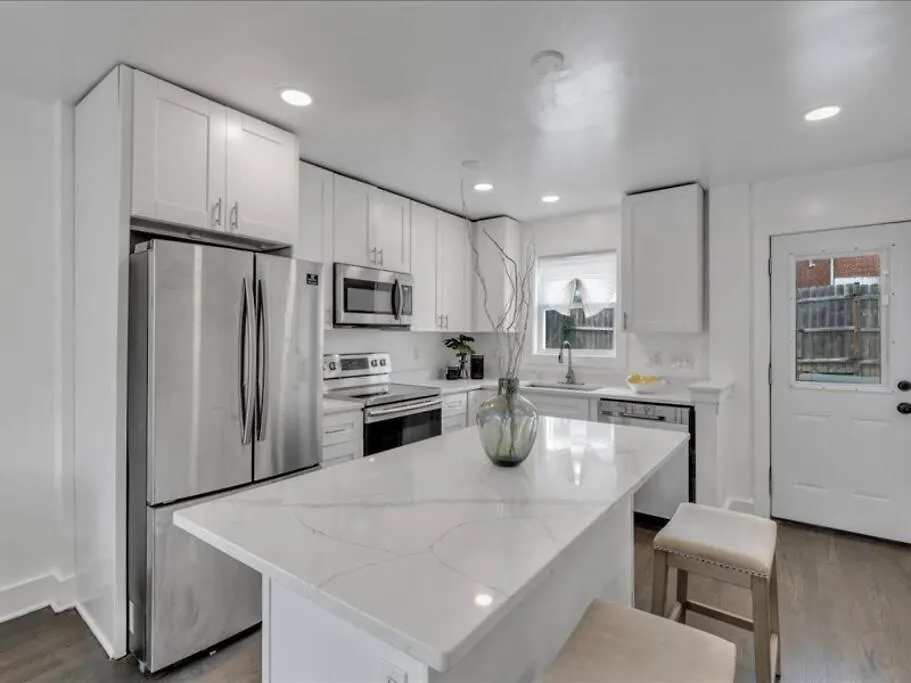 Quaint 3/2.5 Home In Fort Dupont-1