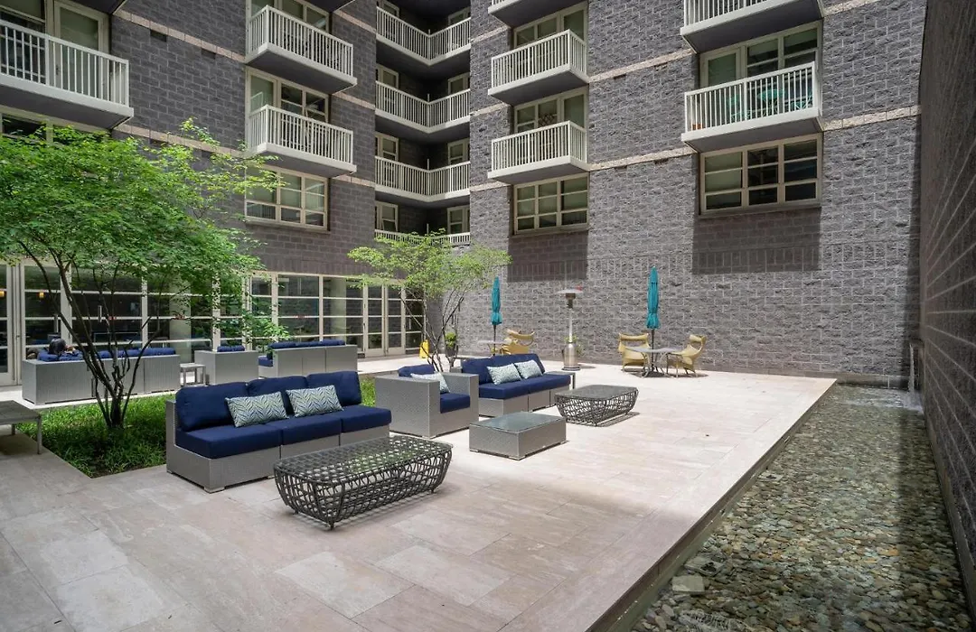 Beautiful 1Br Apartment In Navy Yard District-1