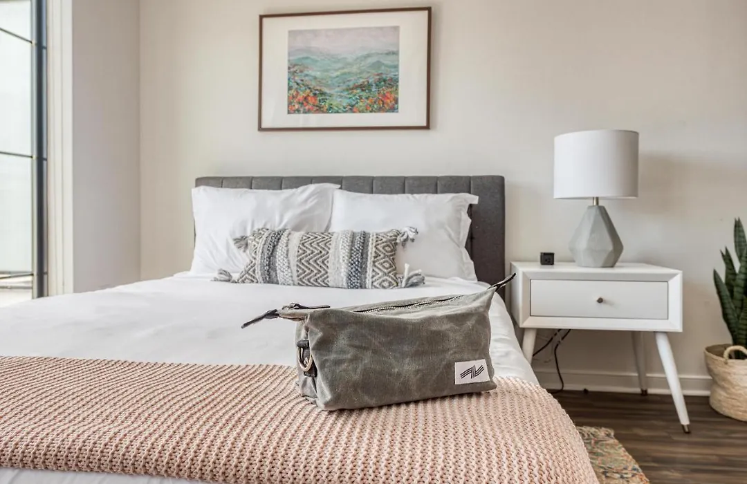 Charming Pet-Friendly Studio In Dc Rooftop Deck-1