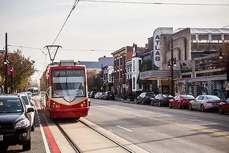 Roomy 2-Br 2-Bath 3-Blocks To H St Corridor-1