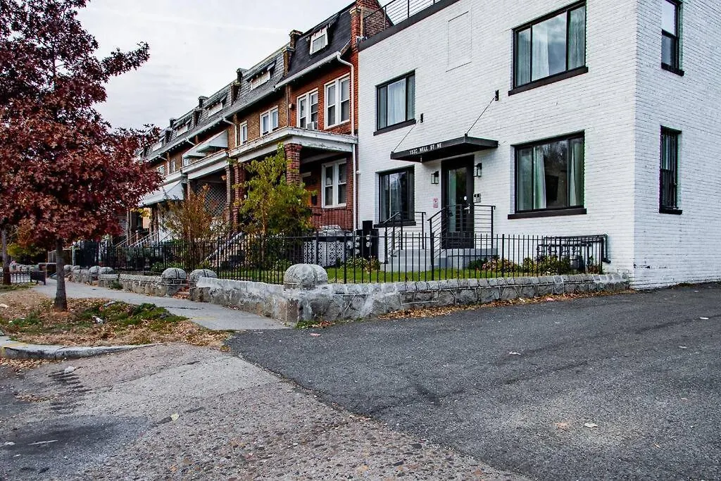 Spacious 2-Br 2-Bath 3-Blocks To H St Corridor-1