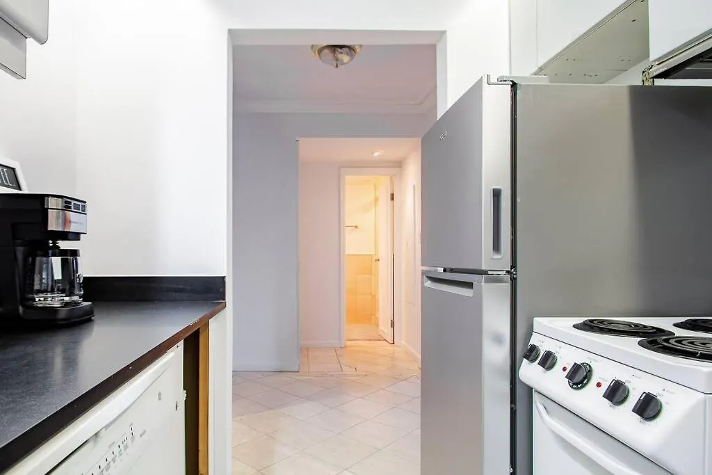 Understated & Elegant Downtown Designer 2-Br Suite-1