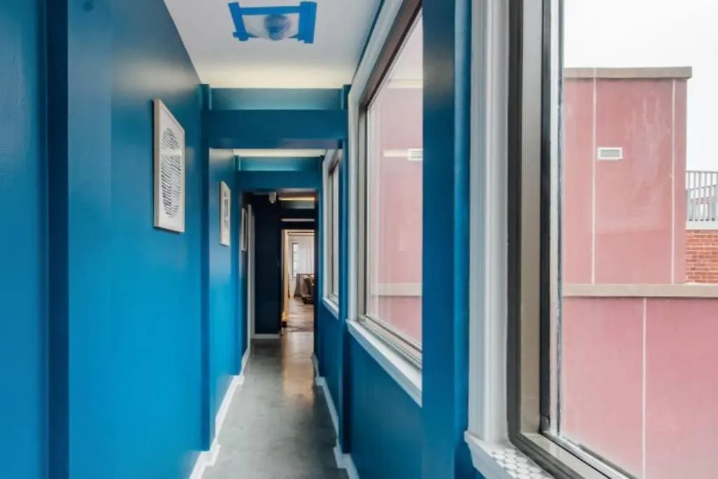 Spacious And Stylish 3 Units True Heart Of The City-1