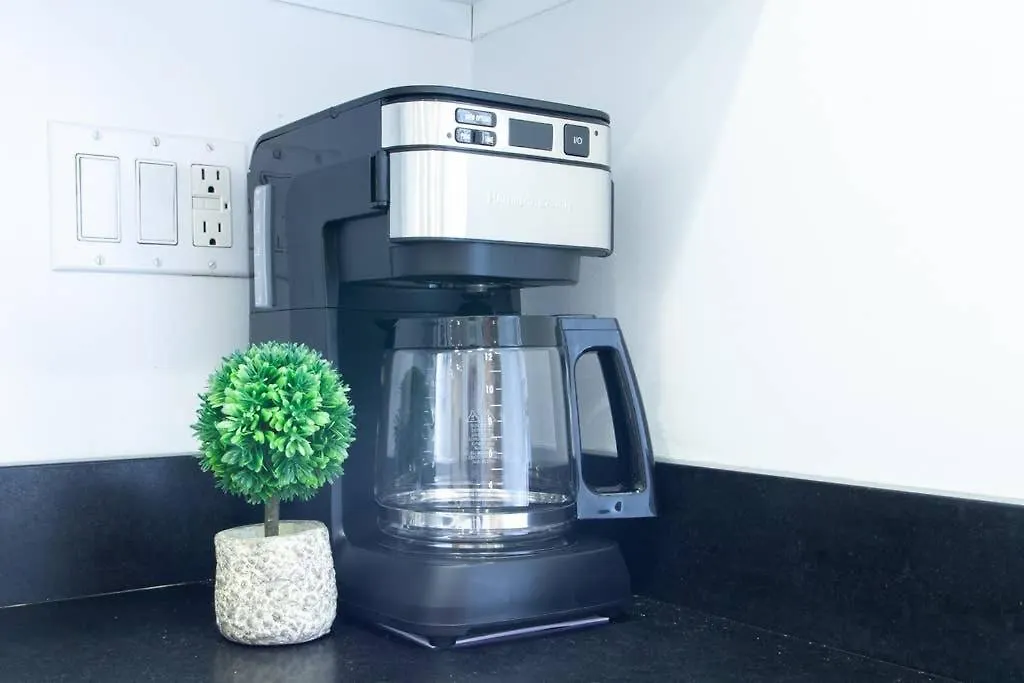 Stunning 2-Unit Rental Only Steps Away From The White House-1