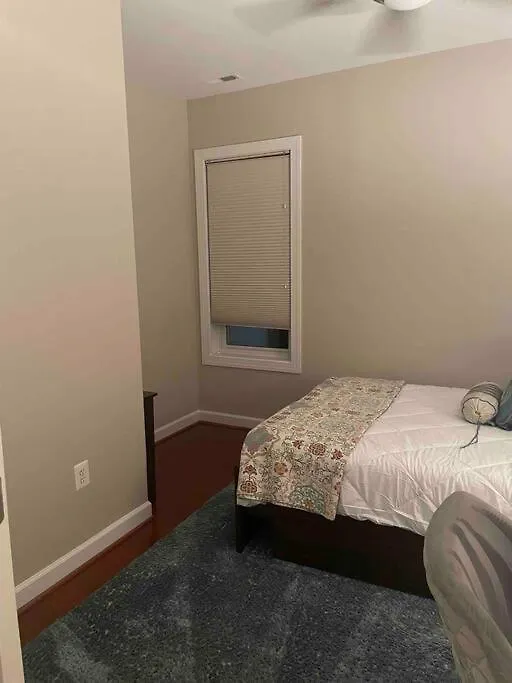 Dc Rowhouse 3 Bed/ 3.5 Ba Off Street Parking-1