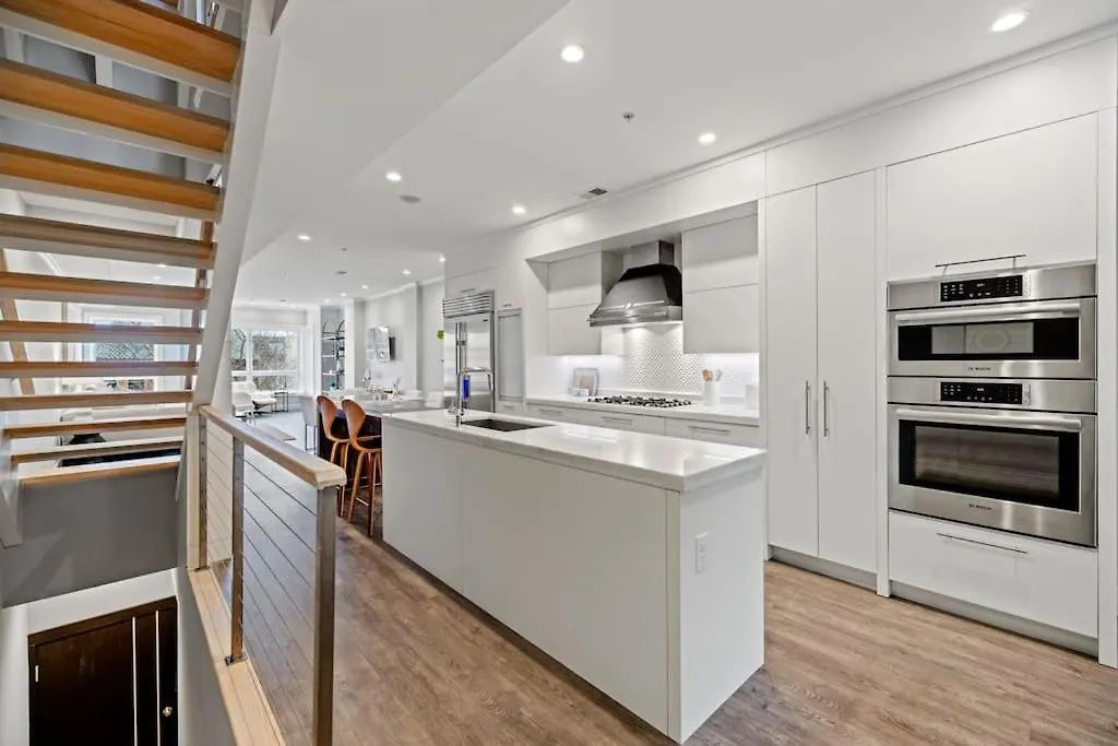Luxury Dc Penthouse W/ Private Rooftop!-1