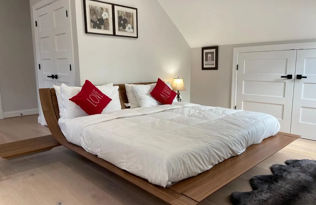 Unparalleled Luxury Spacious City Suite-1