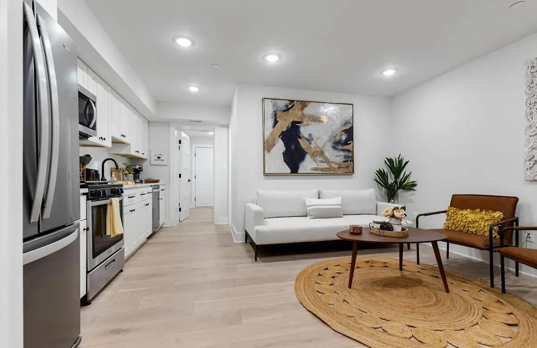 Excellent 2-Br Condo In Hip Area Of Dc-1