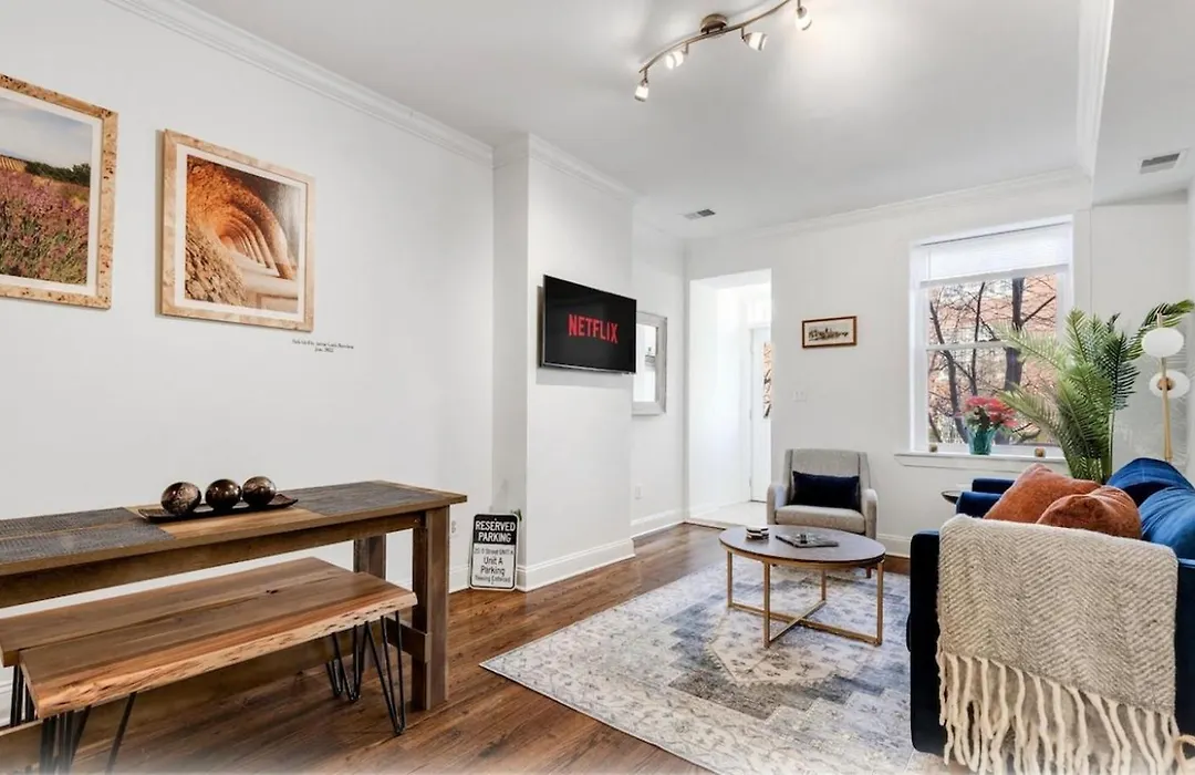 Entire Rowhome In Northwest Washington-1