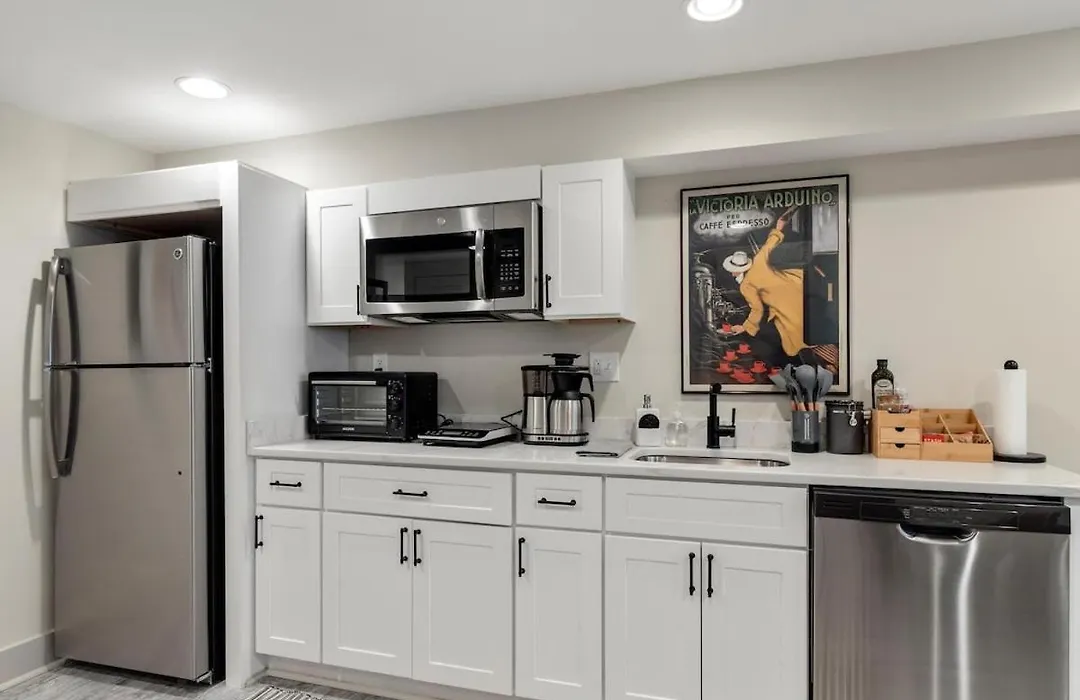 Classy Central Dc Bloomingdale 1-Br Getaway-1