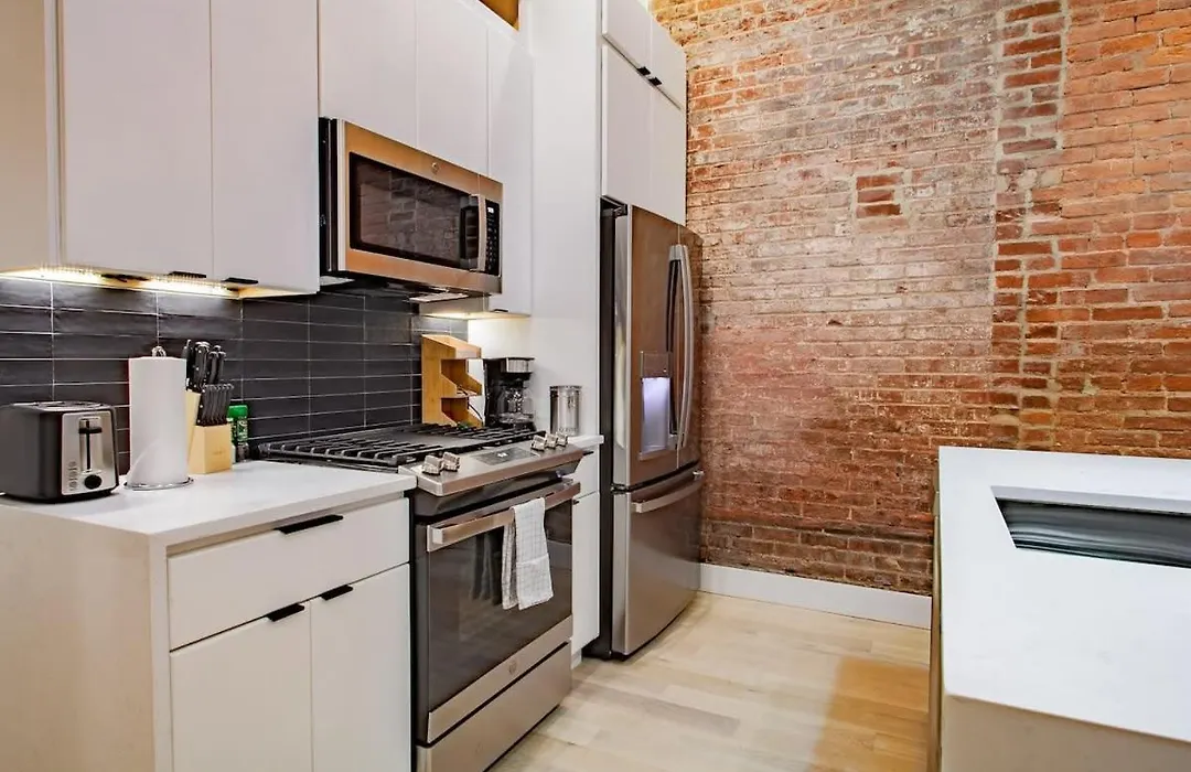 Vibrant 2-Br Luxe Flat Adjacent Eastern Market Walk To Metro Barracks Row Capitol Hill-1