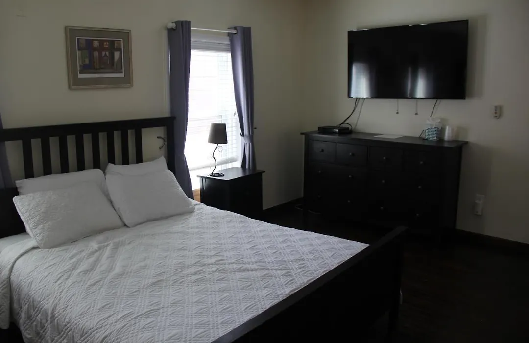 Adam'S Inn-1
