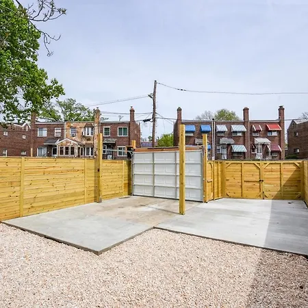 Stylish Rowhouse-Metro-Rokutv-Fastwifi-Freeparking-Longtermstay-2