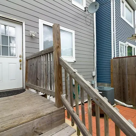 The Gray House By Gallaudet 4 Bedroom 3 Ba-2