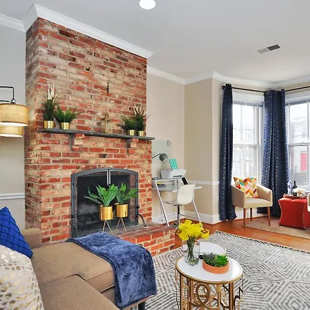 Beautiful Fully Furnished 2Br King Beds-3
