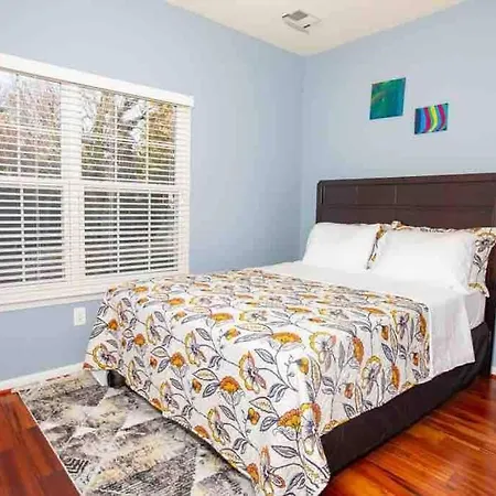 Luxe Palace: Cheerful 2Br & 3.5Ba Located In Dc-3