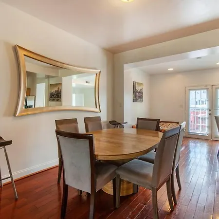 Relaxing, Spacious, Private, Walkable In Petworth!-2