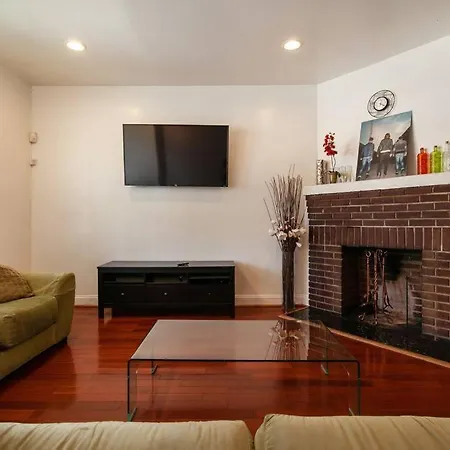 Relaxing, Spacious, Private, Walkable In Petworth!-3