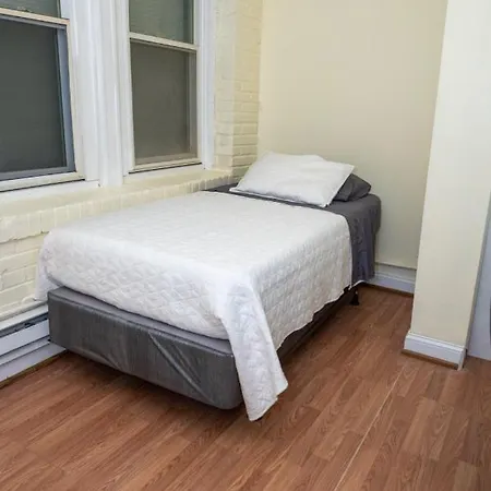 Spacious 2 Bedroom Apartment-3