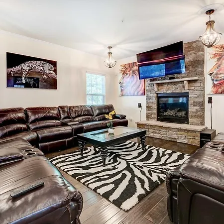 Downtown Dc Home W/ Furnished Patio!-3