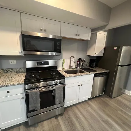 Modern Unit W/ Backyard Hangout-3