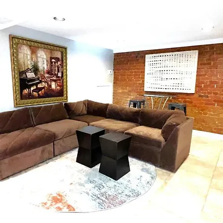 Five Star English Basement Apartment-2