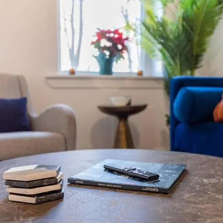 Classic Dc Rowhome 2-Bedrooms Close To Metro-3